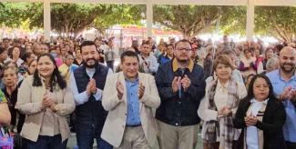 En Cuautla autoridades de los tres órdenes de gobierno, realizaron la entrega de tarjetas del programa "Pensión Mujeres Bienestar"