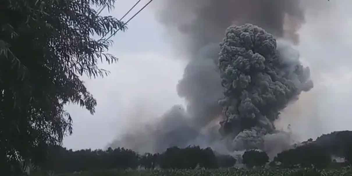 Así se vio la trágica explosión en taller de pirotecnia en Tultepec; hay un muertos y varios heridos