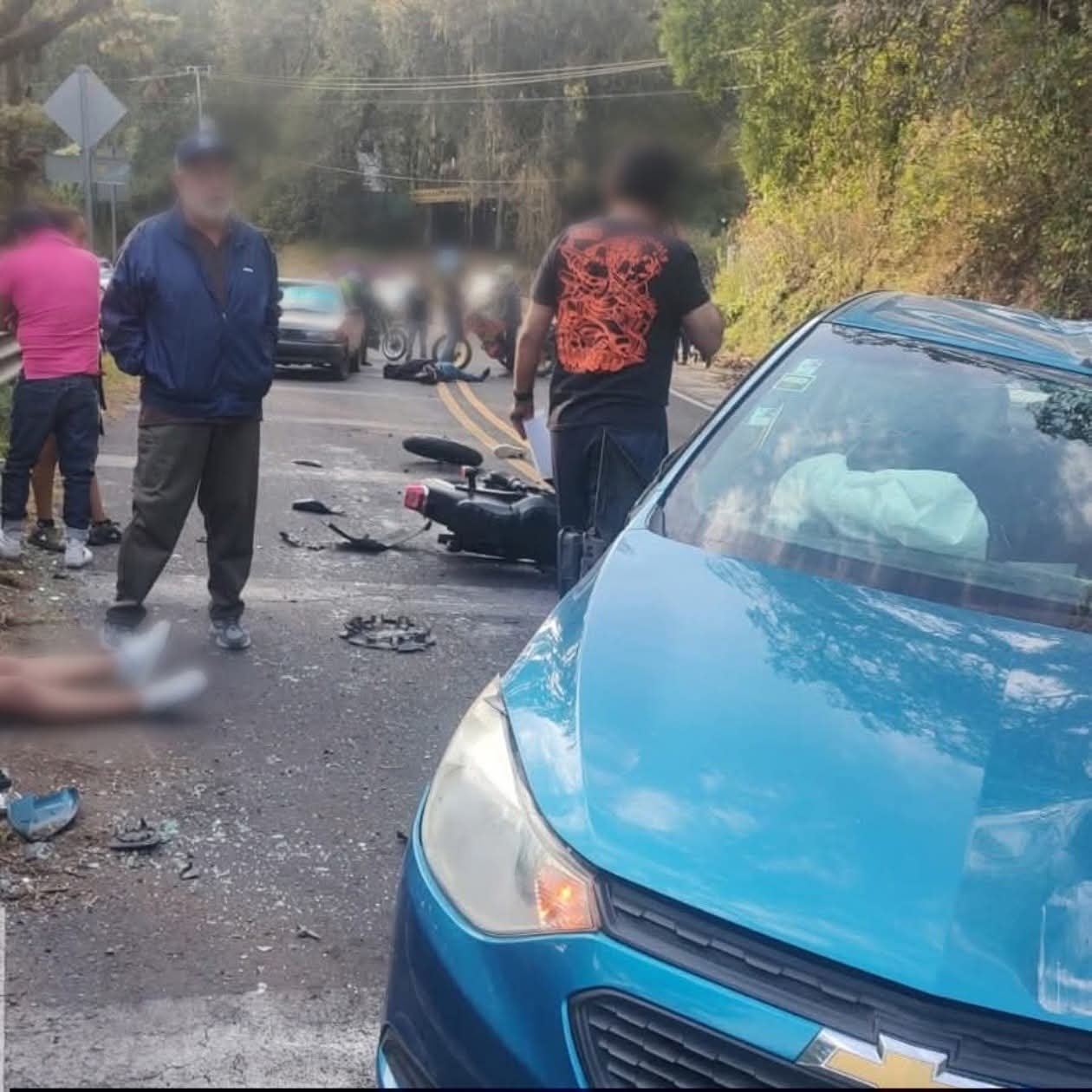 Accidente en la México–Cuernavaca deja motociclista sin vida en el kilómetro 63; autoridades cerraron la vialidad y realizan investigaciones.