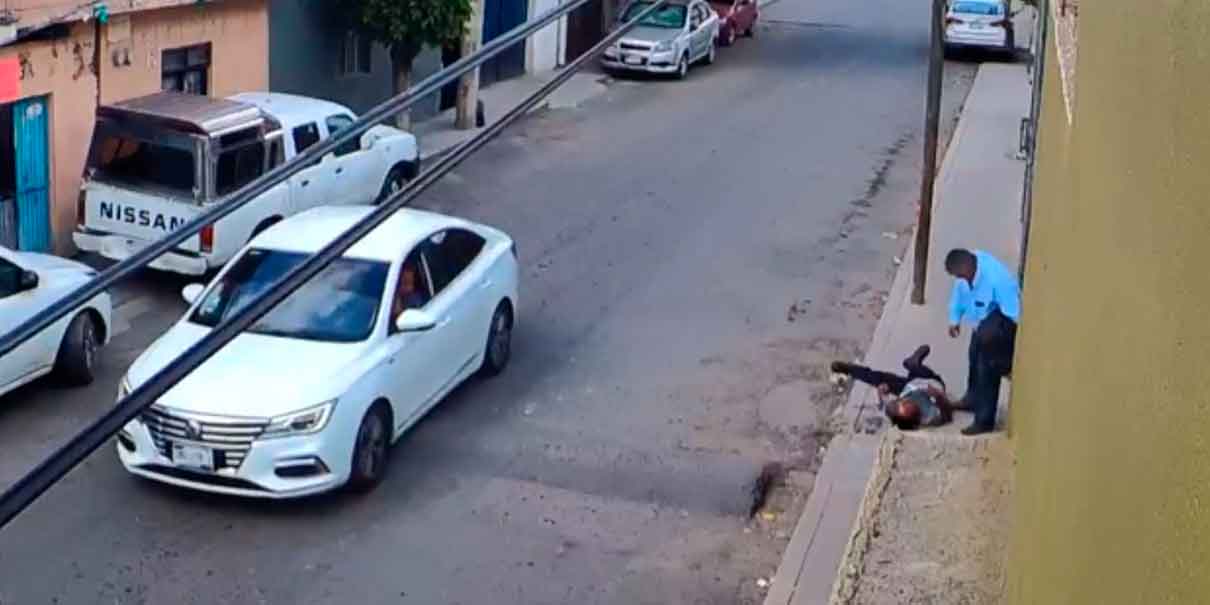 Chófer patea en el rostro a  transeúnte y lo deja inconsciente en el suelo 