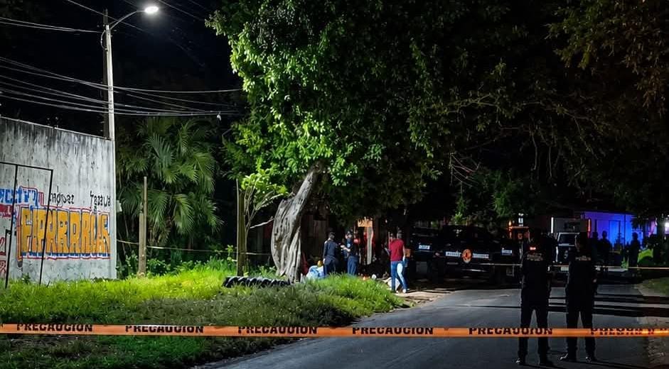 Un motociclista fue asesinado a balazos sobre la carretera Cuautla-Jojutla, en Ayala. La Fiscalía de Morelos ya investiga el homicidio.