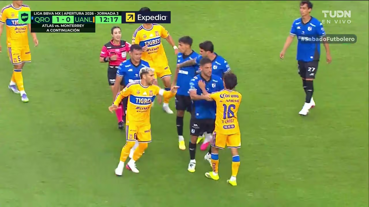 Francisco Chacón tunde el arbitraje de Katia Itzel y exige tarjeta roja tras agresión contra ella en Querétaro