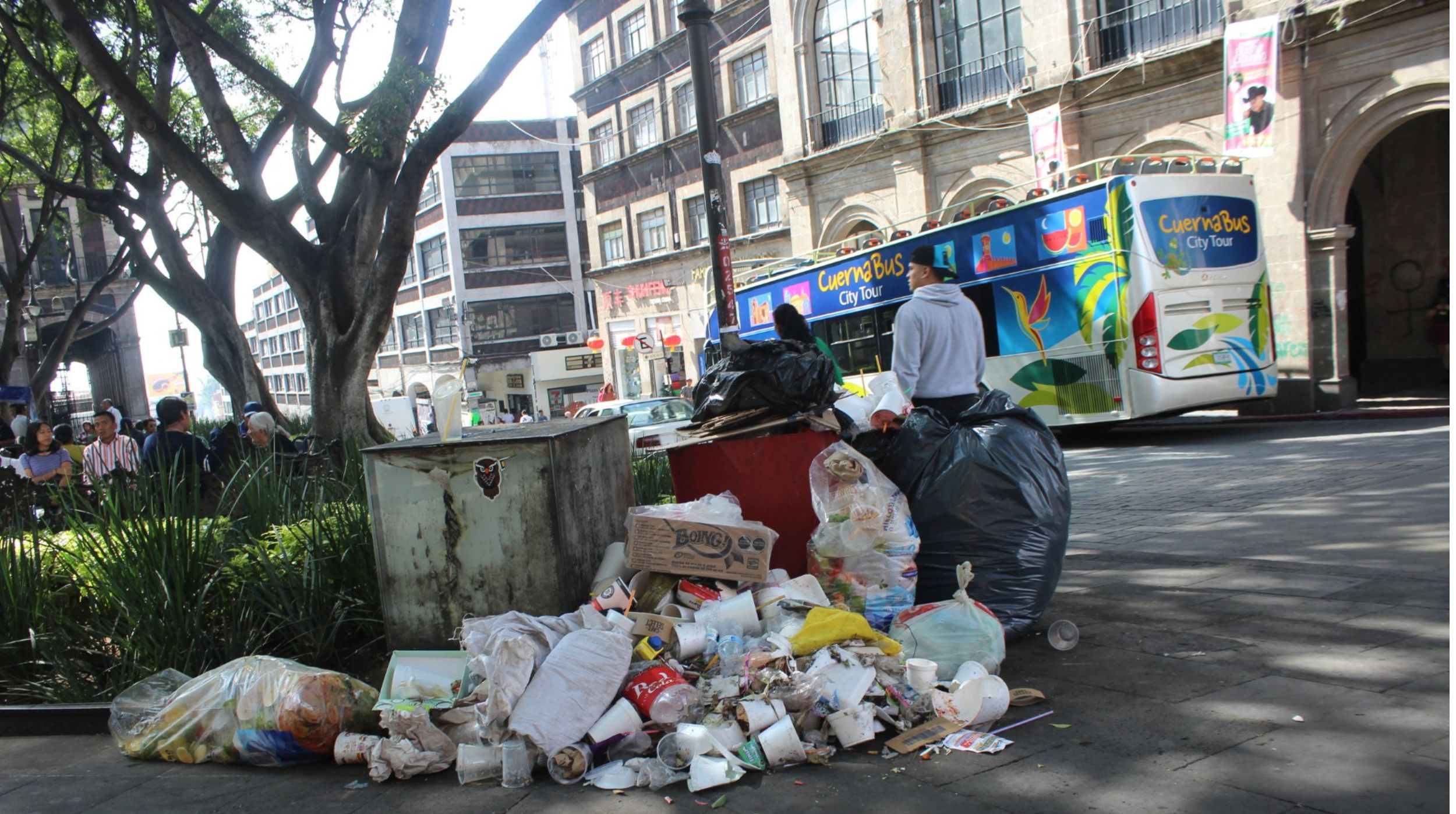 Basura en las calles principales de Cuernavaca *CORTESÍADDM*