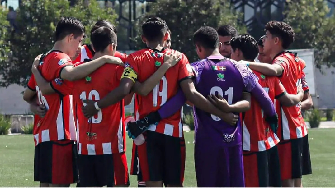 Tigres recibió a Águilas en el polideportivo de Yautepec.