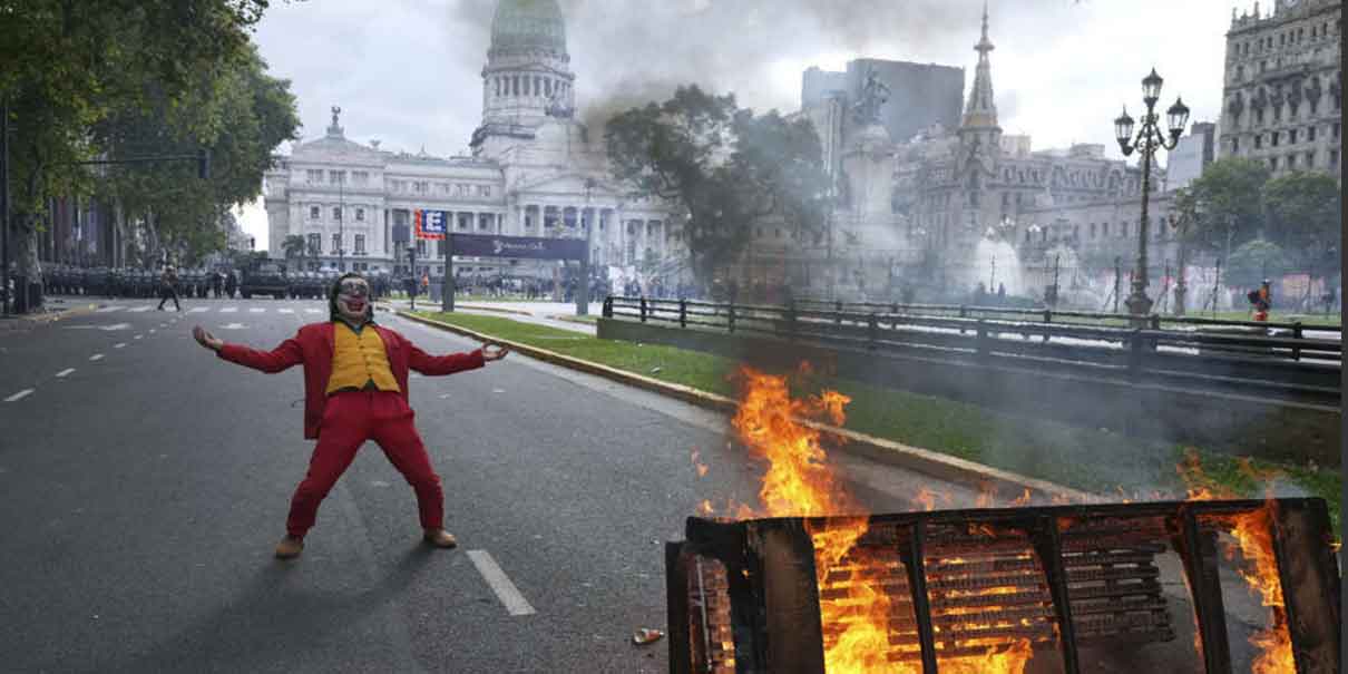 Protesta de jubilados en Argentina culmina en gases, violencia y represión
