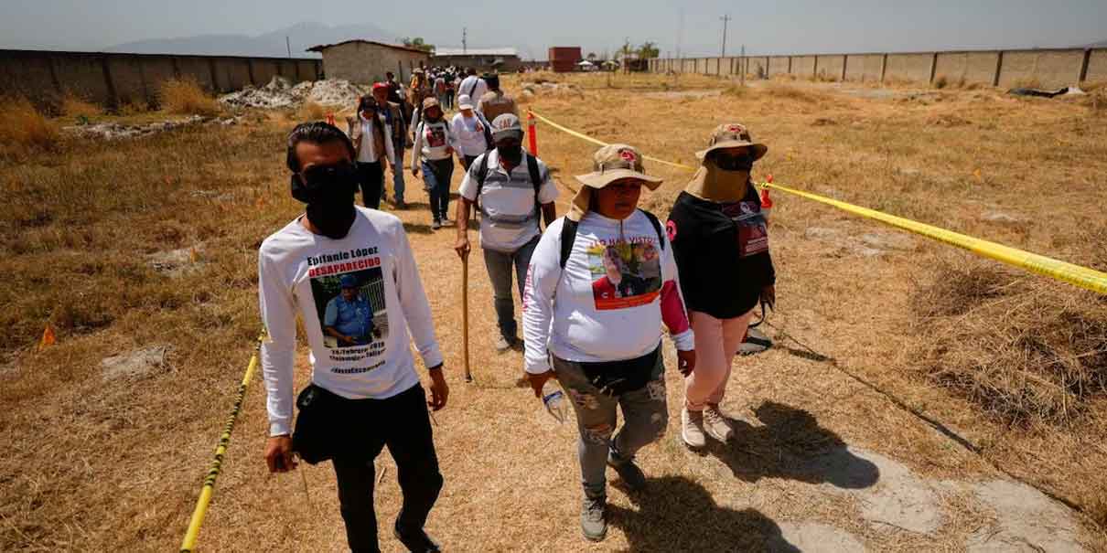 "Es un teatro": Madres buscadoras estallan en recorrido en Teuchitlán