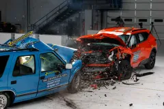 Autos de hoy vs. hace 30 años: así evolucionó la seguridad que salva miles de vidas