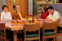 Marcas abandonan la publicidad en Ventaneando tras polémica de Pedro Sola por promover el maltrato animal los perros