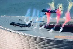 Aviones pasan a 12 metros de estadio y desatan polémica mundial