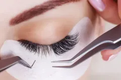 ¿Te pones extensiones de pestañas con frecuencia? Este hallazgo podría sorprenderte