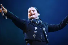 Camila Fernández sorprende en pleno concierto: ¡espera a su segundo bebé! VIDEO