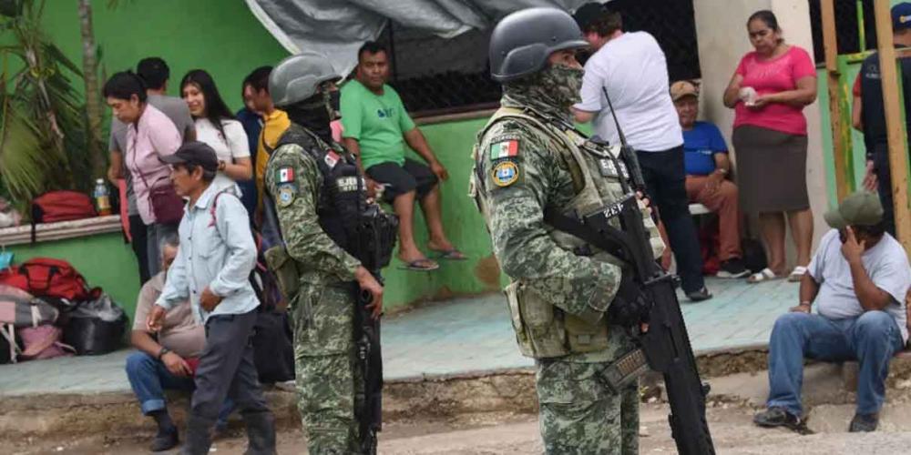 Mexicanos huyen a Guatemala por ola de violencia en Chiapas