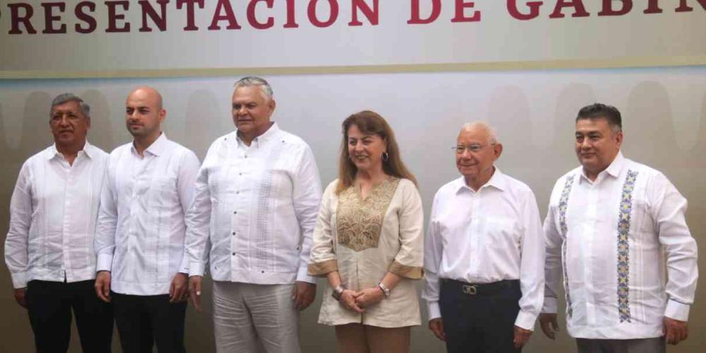 Presenta Margarita González Saravia su gabinete político