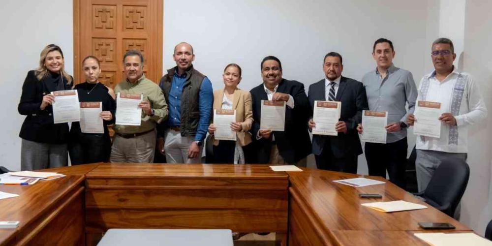 Reciben nombramientos nuevos funcionarios en gabinete estatal