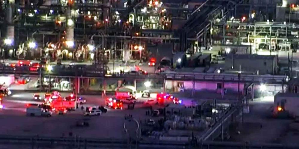  2 muertos y 35 intoxicados por fuga de gas en la refinería Deer Park