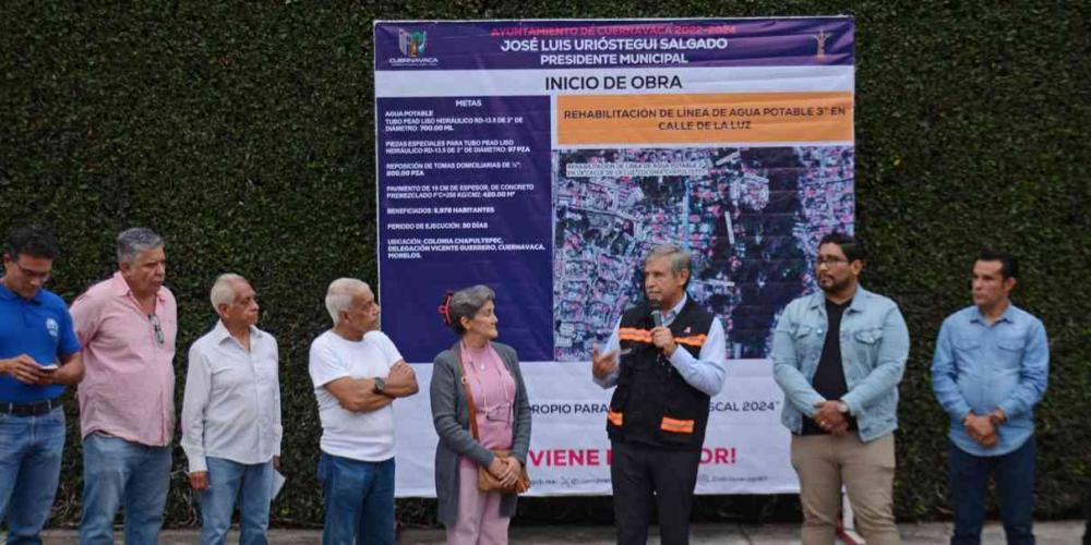 Rehabilitan ayuntamiento de Cuernavaca la línea de agua potable de la calle de la luz en Chapultepec 