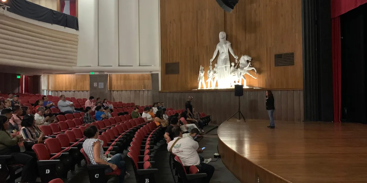 Realiza IMM ponencia para concientizar sobre diversas violencias contra la mujer