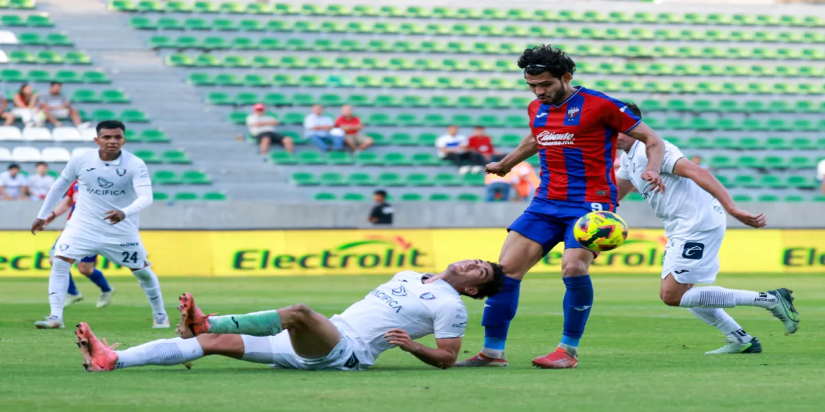 Atlante celebra los buenos resultados en el torneo.