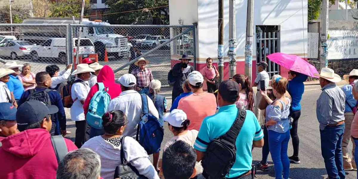 Movimiento Campesino Siglo XXI protesta en oficinas de Conagua y negocia demandas