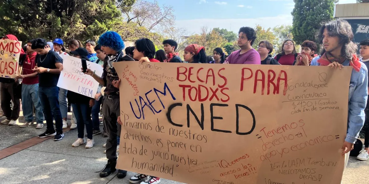 Universitarios dialogan con Rectoría de la UAEM: piden acceso a becas