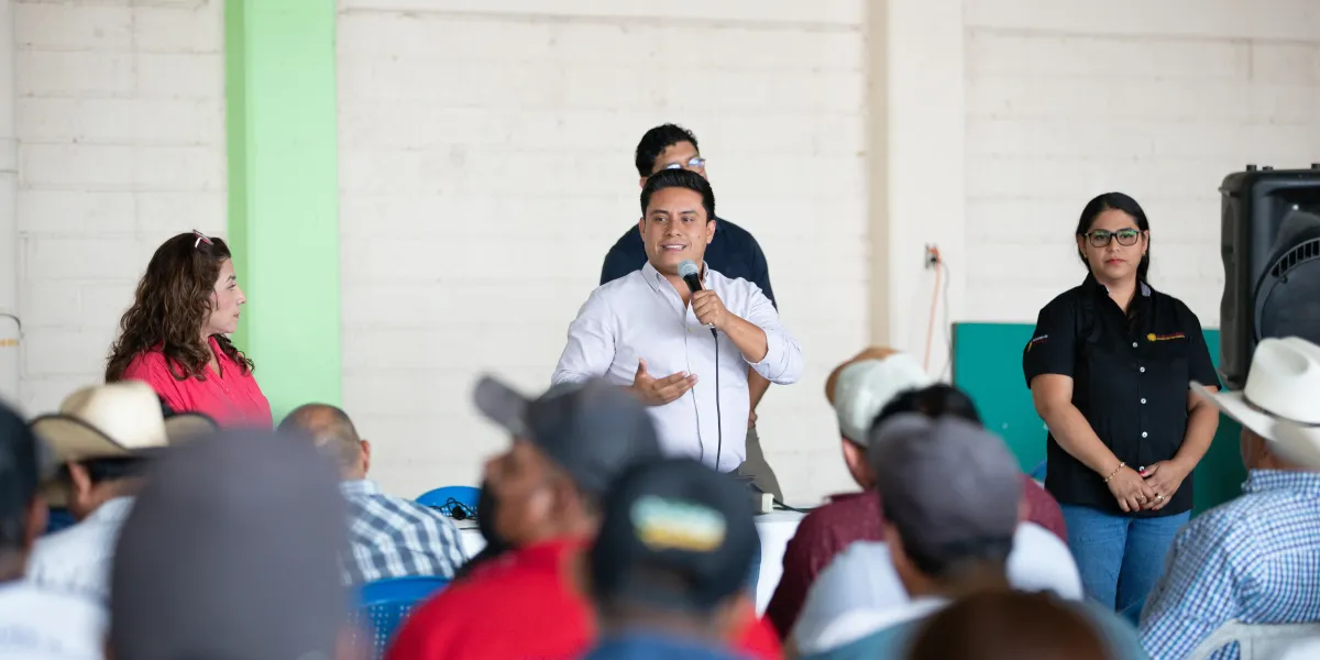 Se compromete alcalde de Axochiapan a trabajar en favor del campo