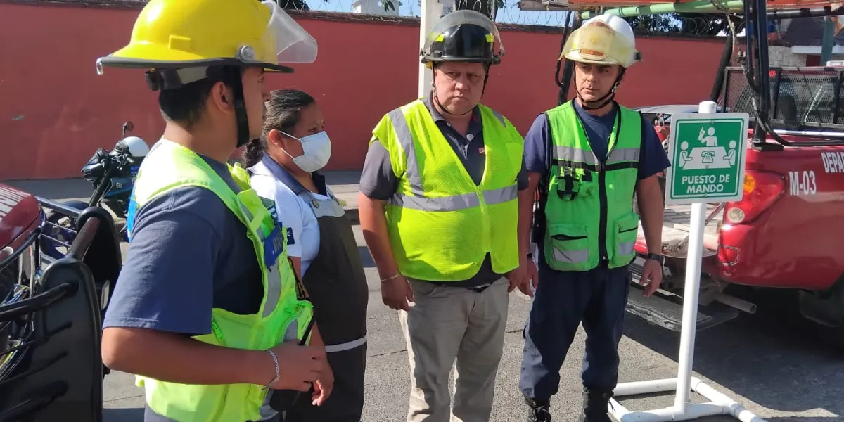 Realizan bomberos de Cuautla y Protección Civil, simulacro de amenaza de bomba en la guardería "Nido de Águilas" 