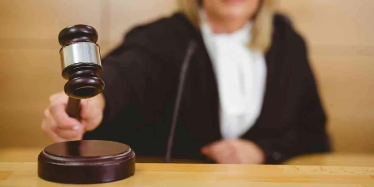 ¿Cuáles son los impedimentos que tiene un Juzgador para resolver un asunto?
