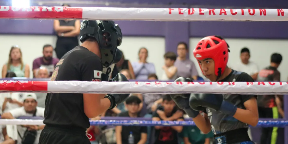 Peleadores disfrutaron de las acciones en el gimnasio de Cuernavaca.