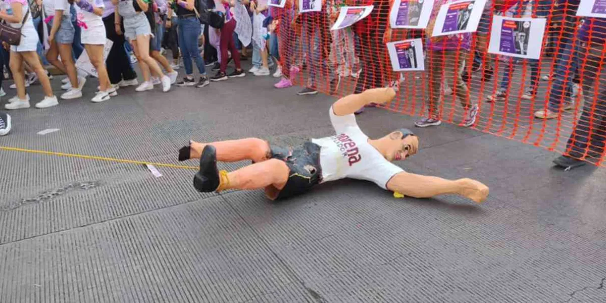Cuauhtémoc Blanco de piñata