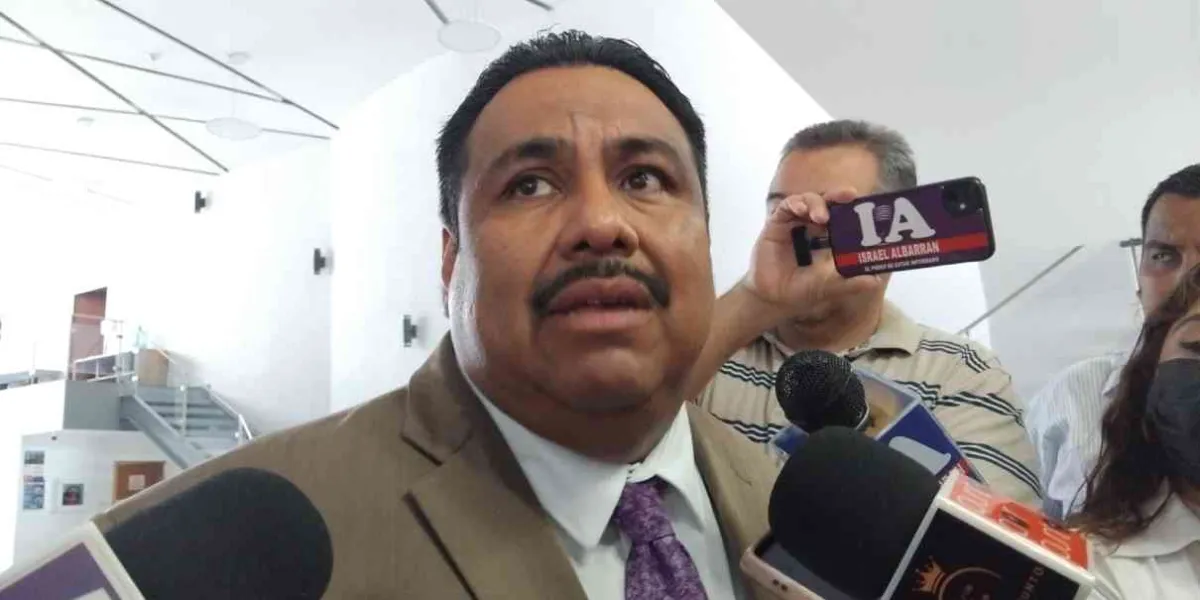 Oficializan la salida de Tadeo Nava del gobierno del estado