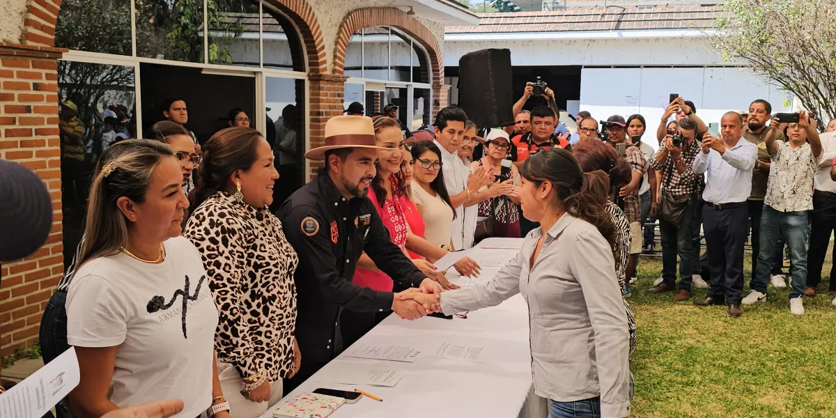 Alcalde de Yautepec toma protesta a nuevas autoridades auxiliares 