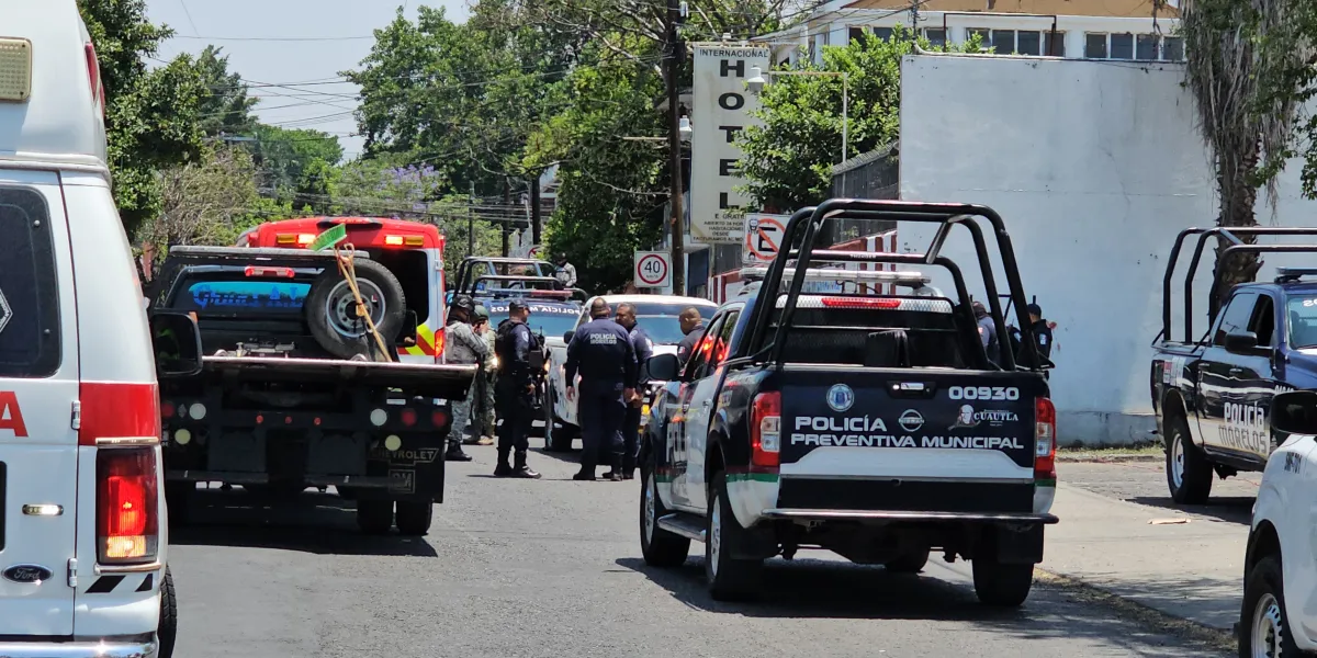 Intensa persecución deja dos detenidos y una camioneta asegurada en Cuautla 
