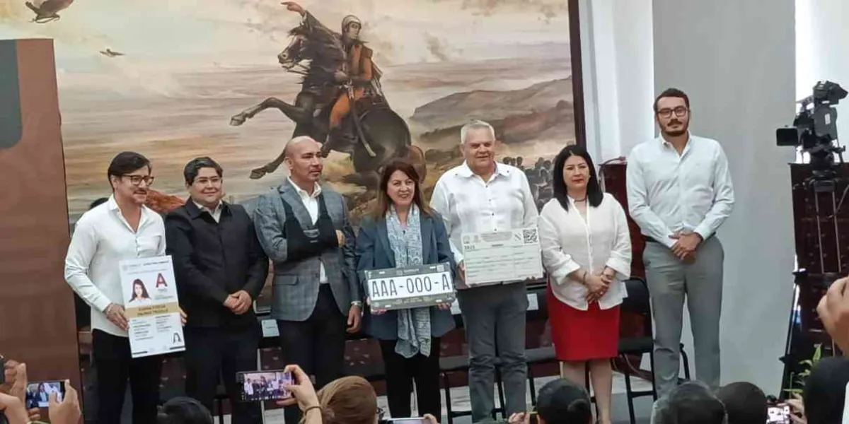 Este mes entregarán licencias, placas y tarjetas de circulación