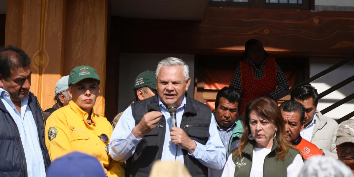 Atiende Margarita González Saravia a vecinos de Coajomulco; acuerda acciones para enfrentar emergencia ambiental