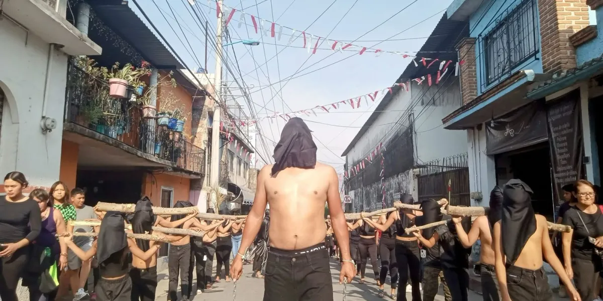 La “Procesión de los encapuchados” de Tezoyuca: expresión de fe que sorprende