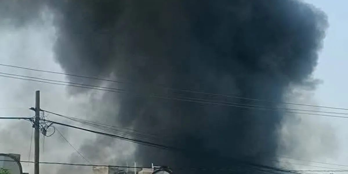 En Yautepec, se registra incendio en bodega de lonas 