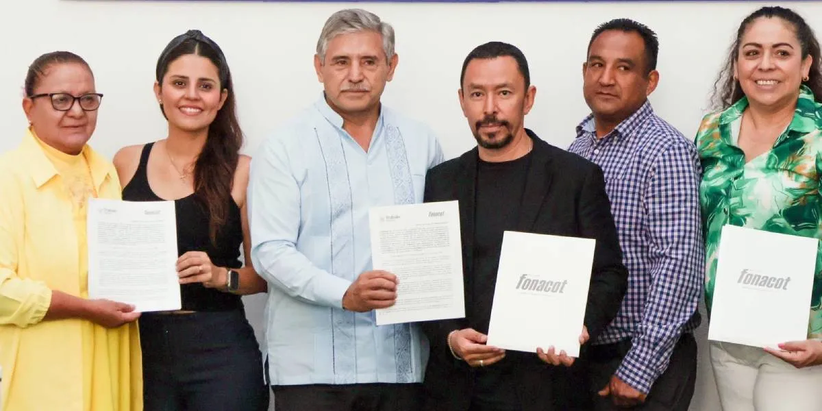 Autoridades de Cuernavaca y del Fondo Nacional para el Consumo de los Trabajadores (FONACOT)