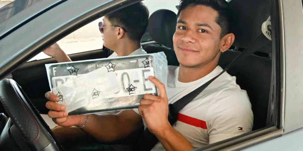 Avanza el canje de placas
