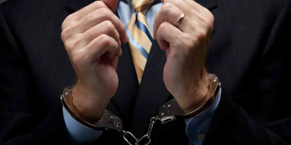 Criminales de corbata