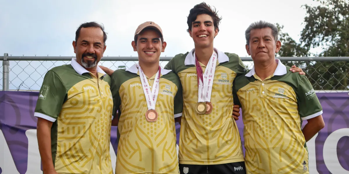 Ander Gómez y Leonardo Montellano recibieron su medalla en la Olimpiada Nacional realizada en Tlaxcala.