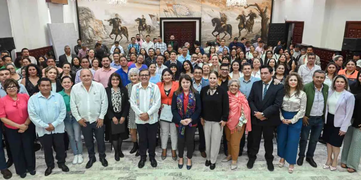 Preside MGS la basificación de 67 docentes de inglés