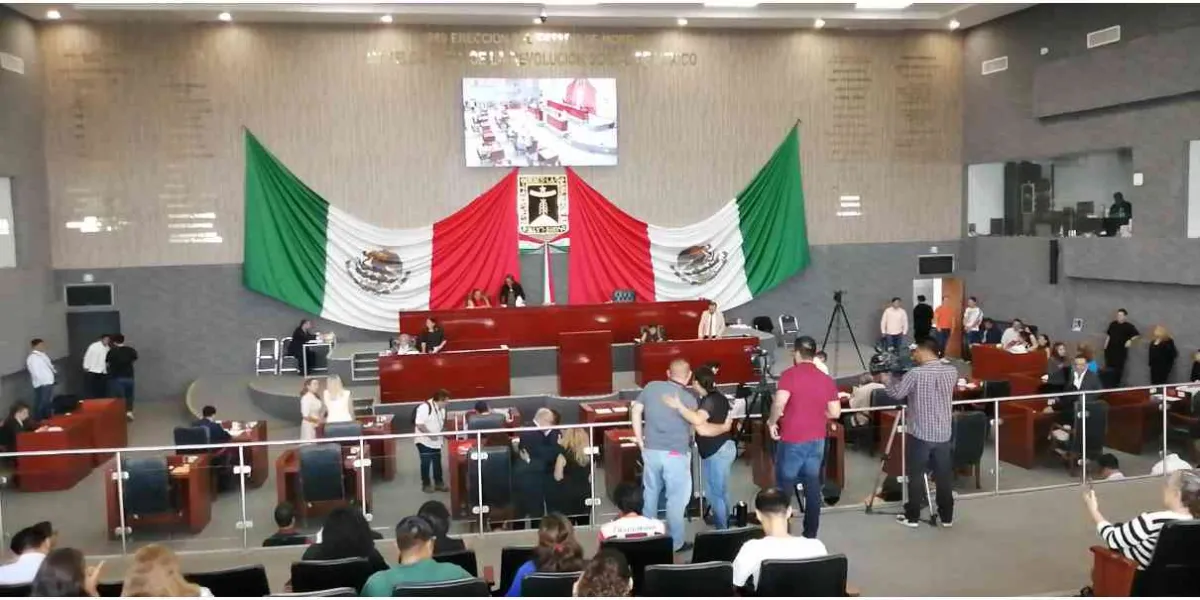 Andy Gordillo y Urióstegui se decantan por aumentar legisladores al Congreso