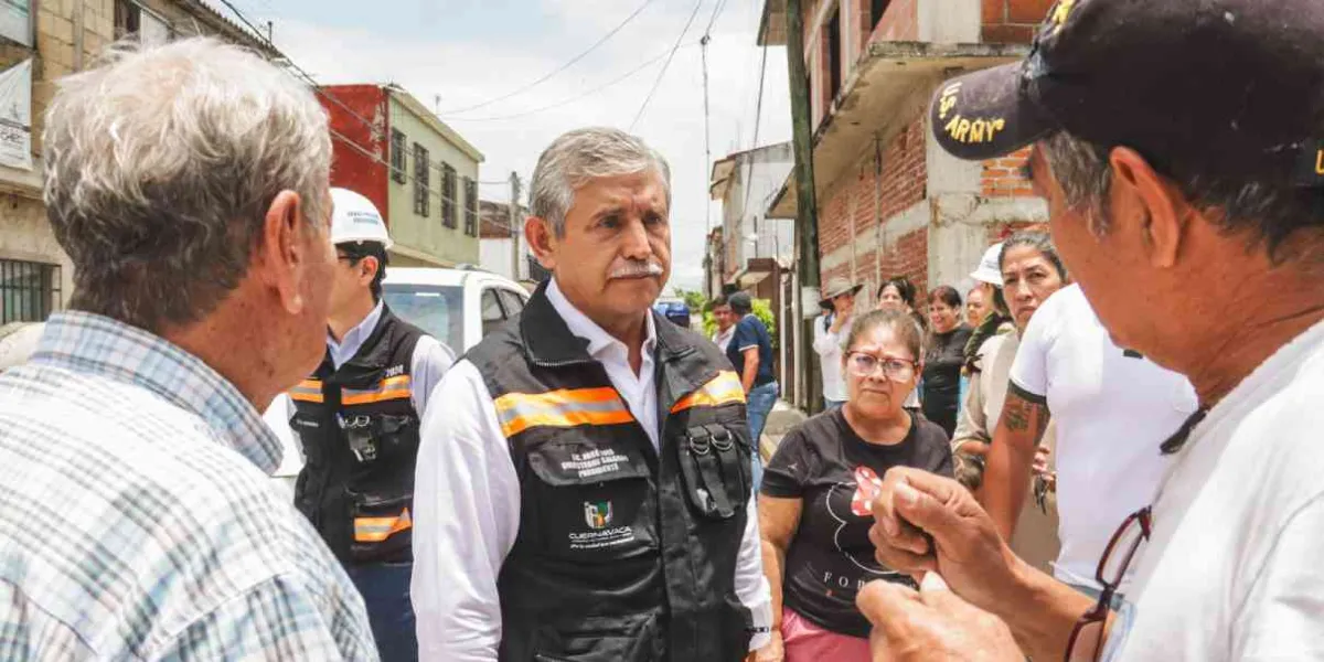 Supervisa Urióstegui obra hidráulica en calle Yuriria