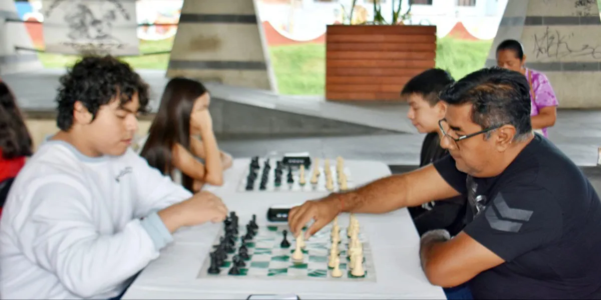 Se reúnen ajedrecistas para promover el “deporte ciencia”.