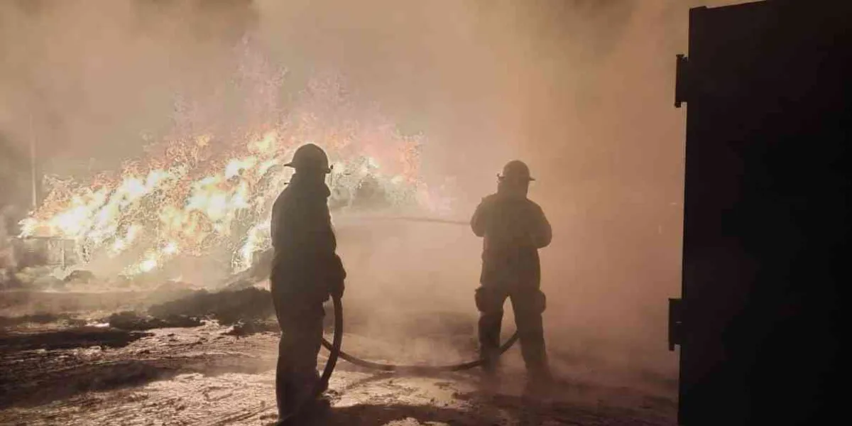 Se incendia recicladora industrial en Yecapixtla