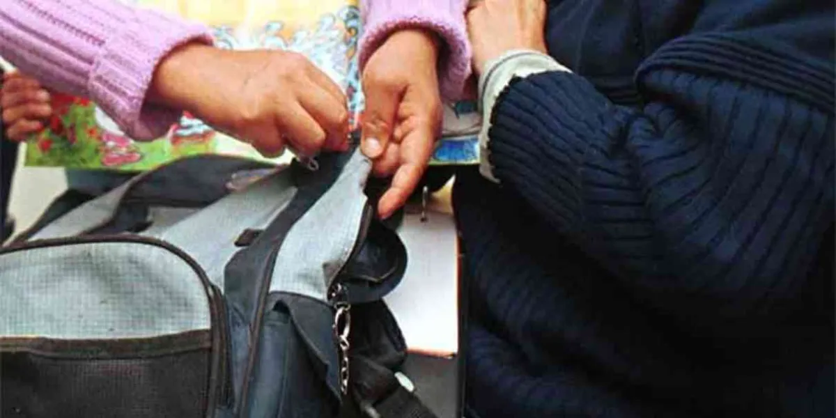Solicitará IEBEM a padres de familia, revisión de mochilas