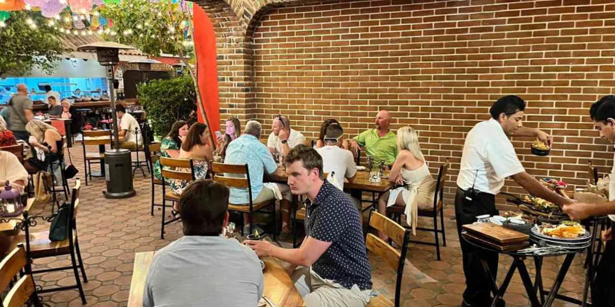 Por temporada vacacional, prevén restauranteros aumento del 30%