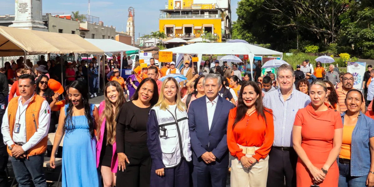 Brigada Naranja en el marco del Día de la No Violencia, celebrada los días 25 de cada mes