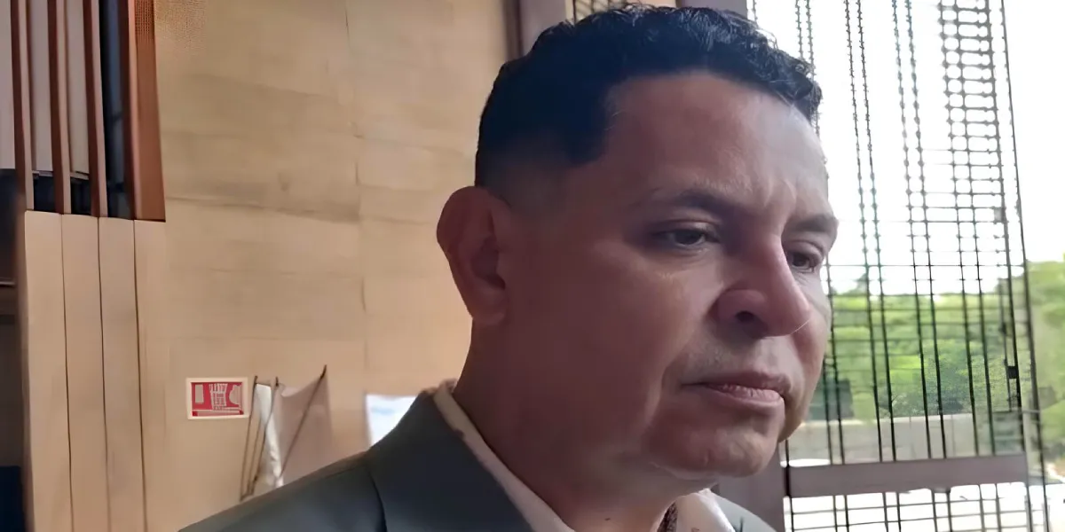 Juan Ángel Flores Bustamante, diputado federal por Morelos 