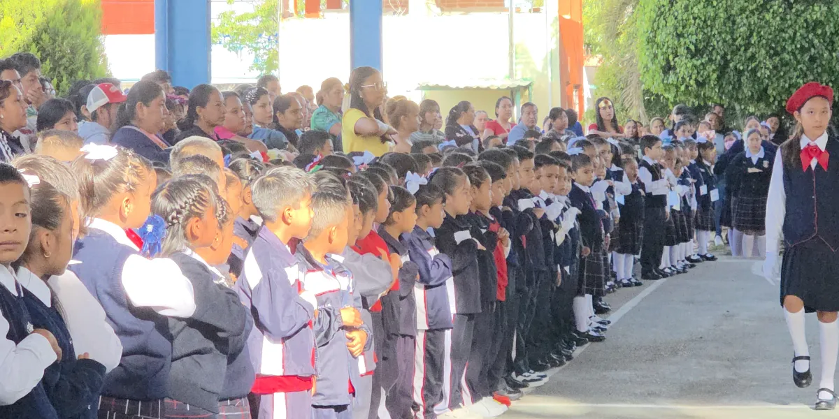 Sin contratiempos, inicia ciclo escolar 2025-2026 en la región oriente 